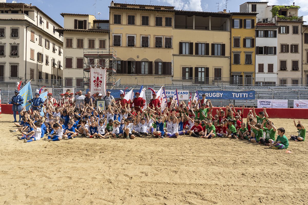 I BIANCOROSSI IN SANTA CROCE AL FIRENZE BEACH RUGBY